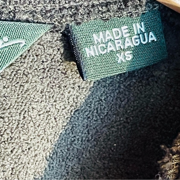 Eddie Bauer vest, Sz XS, Olive Green. Zip up, toggle closures.P2P 17” Length 24” - Picture 8 of 10